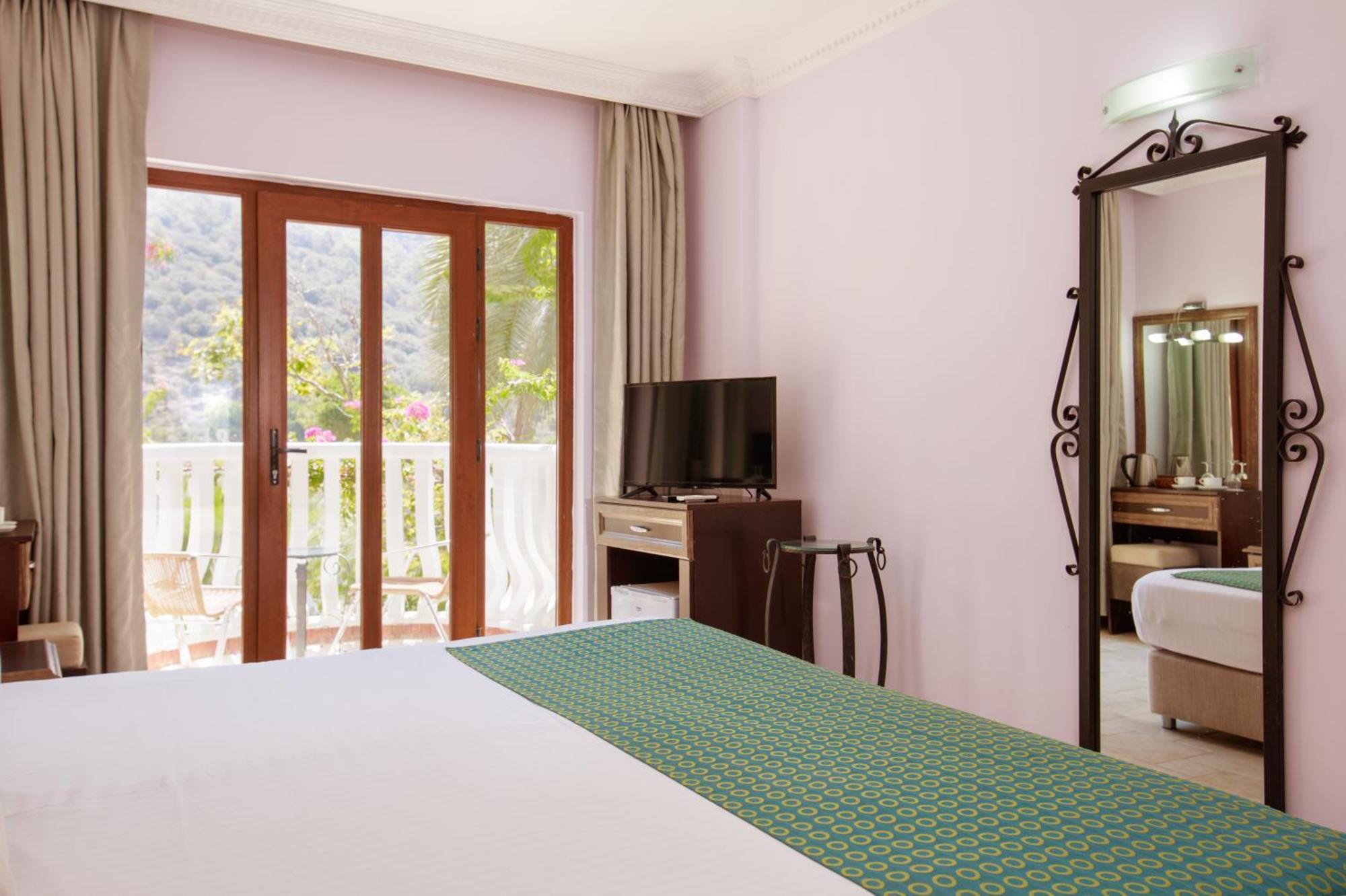 Flamingo Hotel & Spa - Pet Friendly 올루데니스 외부 사진