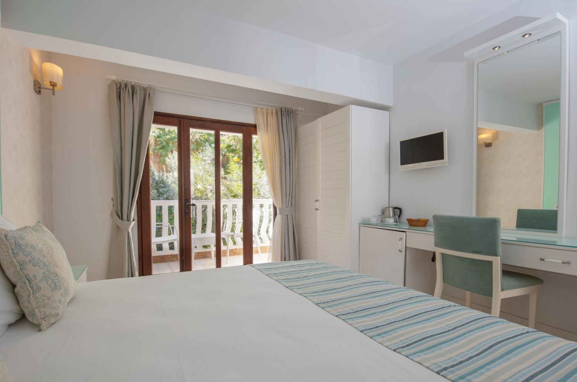 Flamingo Hotel & Spa - Pet Friendly 올루데니스 외부 사진